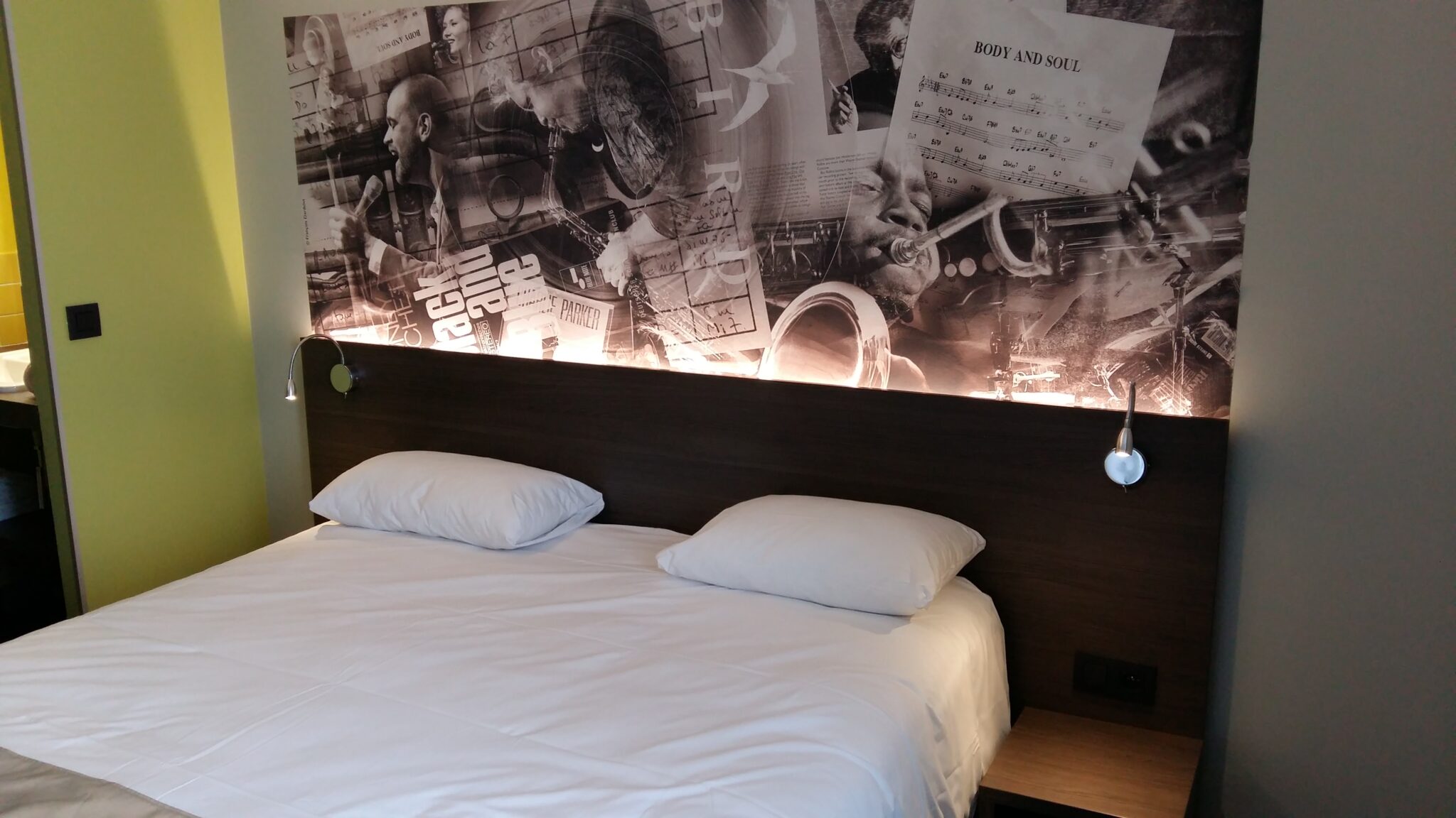 Kyriad Gare Perrache hotel bedroom