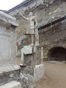 Herculaneum statue